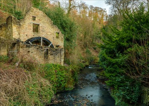 The Old Mill. A mill has existed on this site for hundreds of years, It was used to grind corn into flour. The the mill was lived in until the 1920, and is now a Grade II listed building.